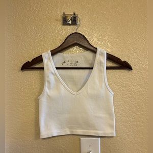 Aeropostale Seriously Soft Seamless V-Neck Crop Top S